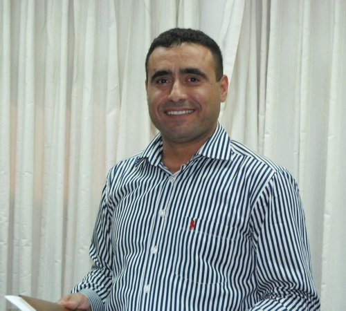 من سيذهب به رفيق من العمال الى البيت؟!